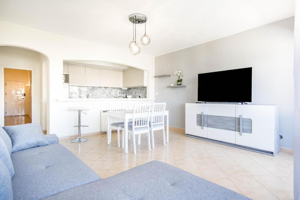 Apartment Holidays Near The Strip